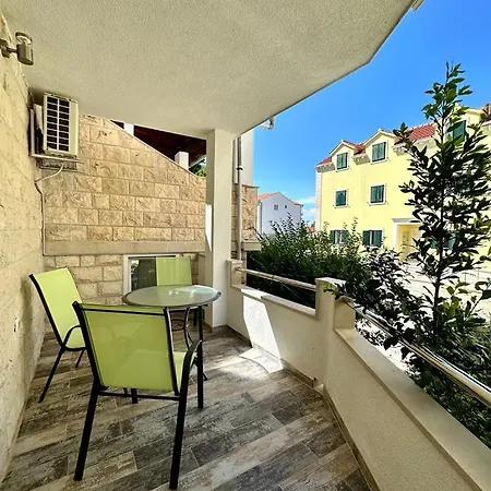 Tri Palme Apartment Supetar