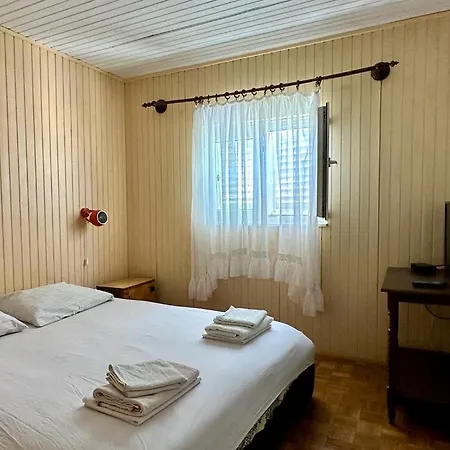 Tri Palme Apartment Supetar