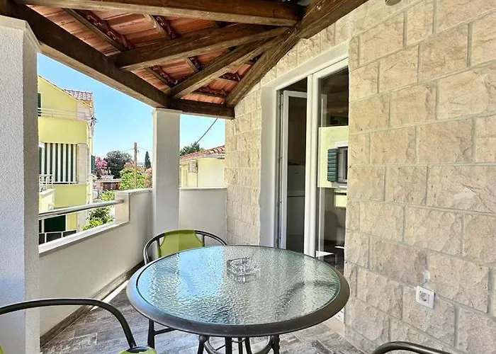 Tri Palme 수페타르