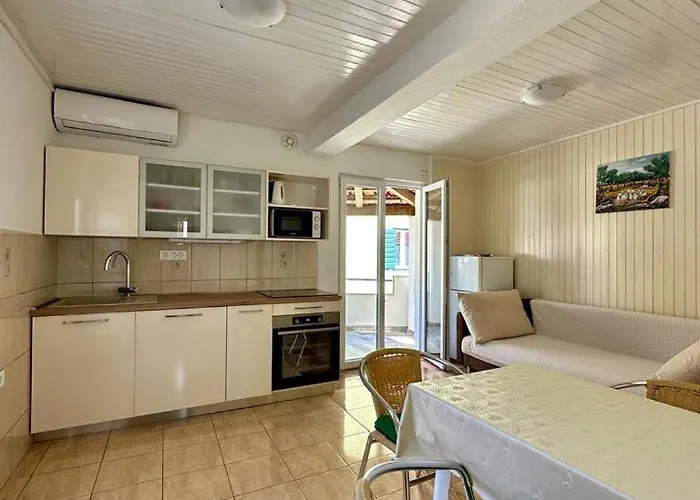 Apartment Tri Palme Supetar
