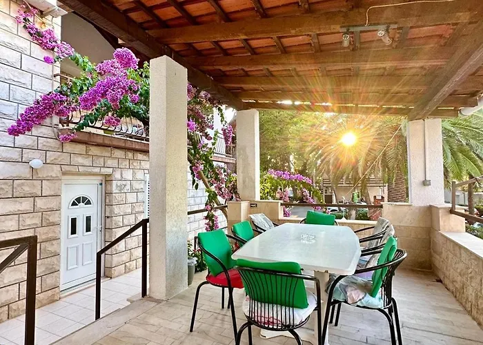 Tri Palme Apartment Supetar