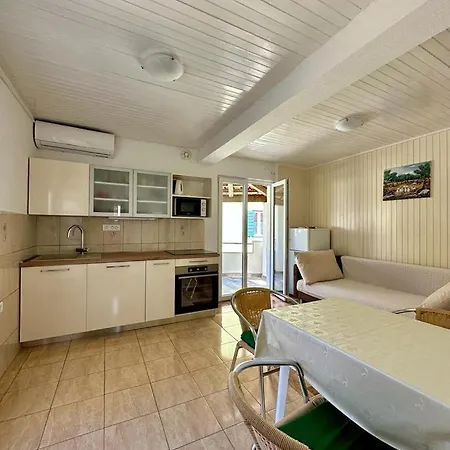 Apartman Tri Palme Supetar